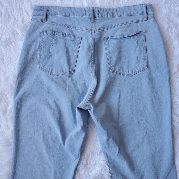 LOFT Curvy High Waist Straight Crop Frayed/Raw Hem Light Wash Denim Size 32/14 - Picture 6 of 15